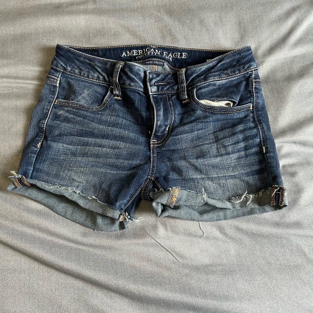 SUPER stretchy American eagle cut off shorts
